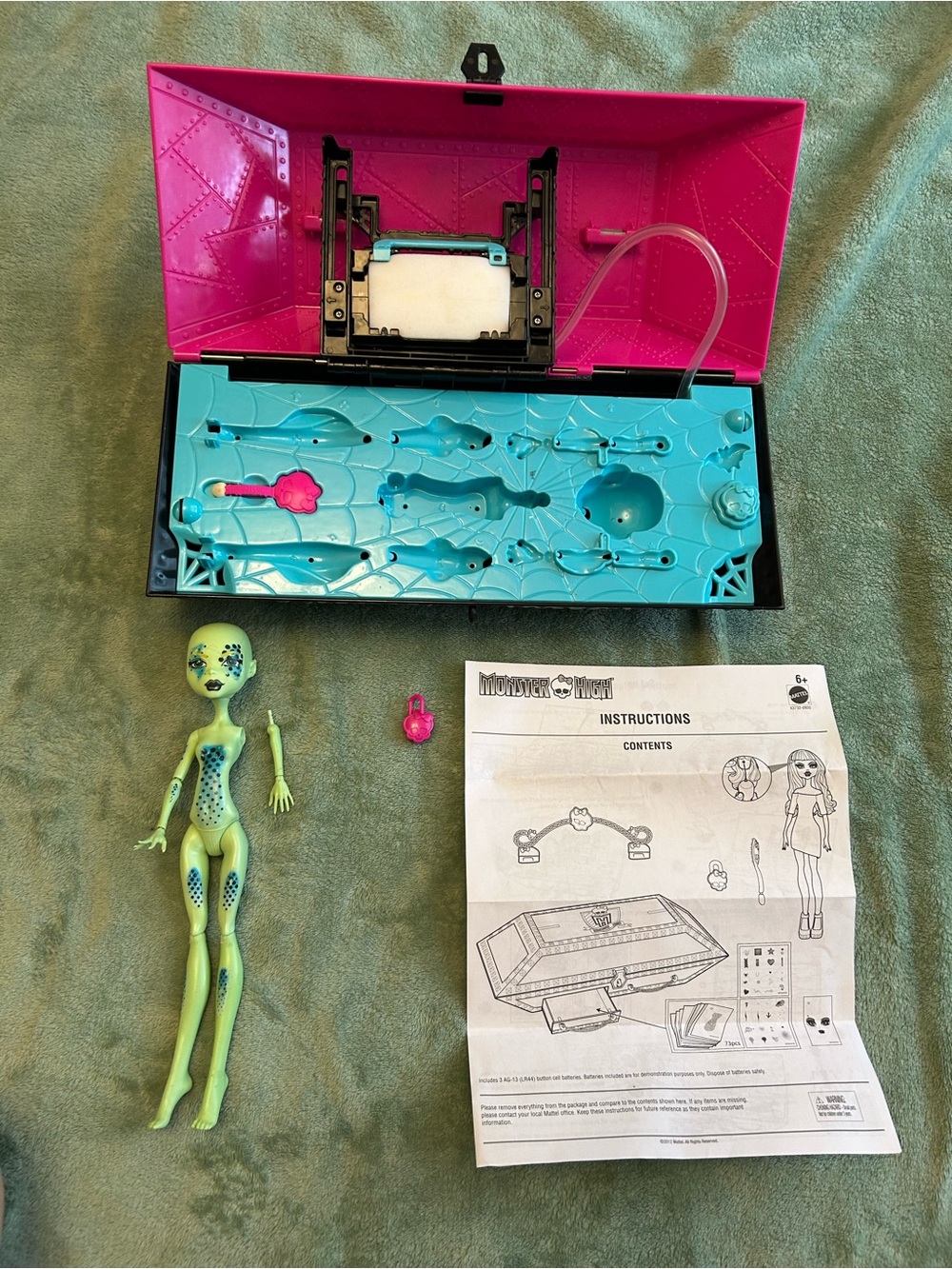 Monster High 2012 Create-A-Monster Design Lab Coffin Case and Accessories

Used